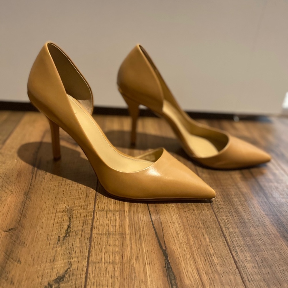 MK Pointed Toe Pumps